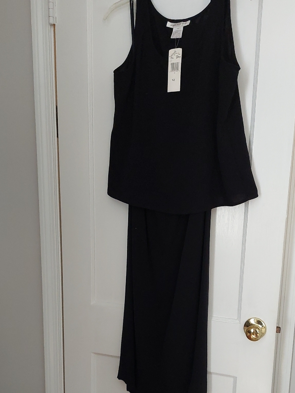 NWT: Jones Of New York Classic Black Sleeveless Top and Skirt Set